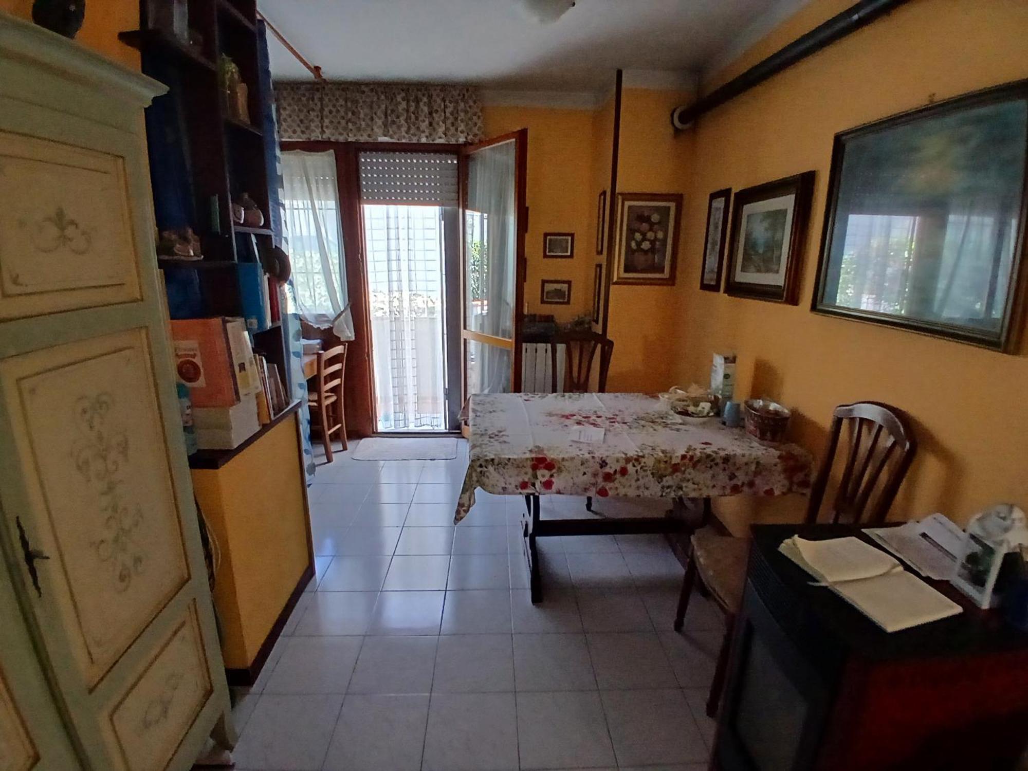 Il Melograno B&B With Private Bathrooms Aulla Bagian luar foto