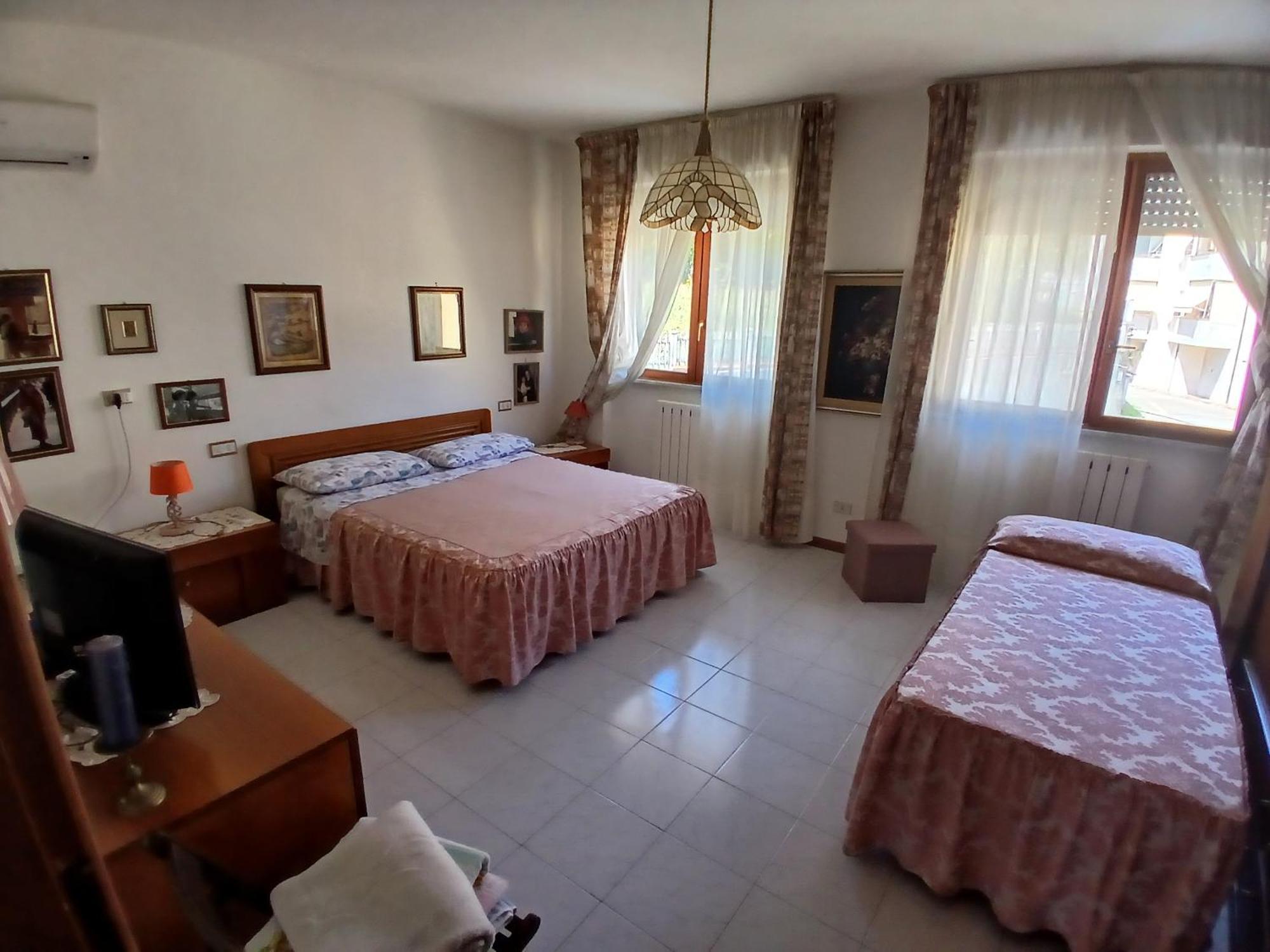 Il Melograno B&B With Private Bathrooms Aulla Bagian luar foto