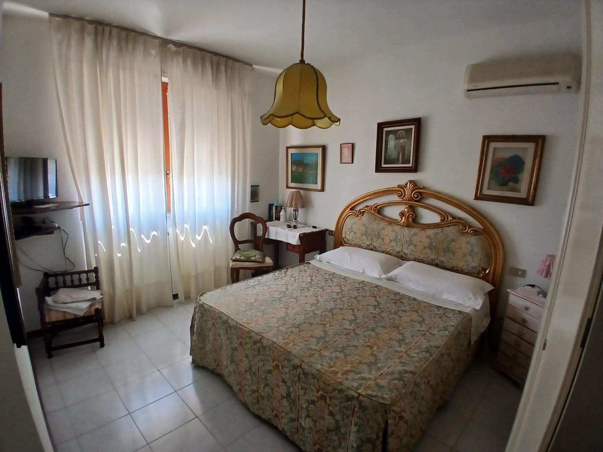 Il Melograno B&B With Private Bathrooms Aulla Bagian luar foto