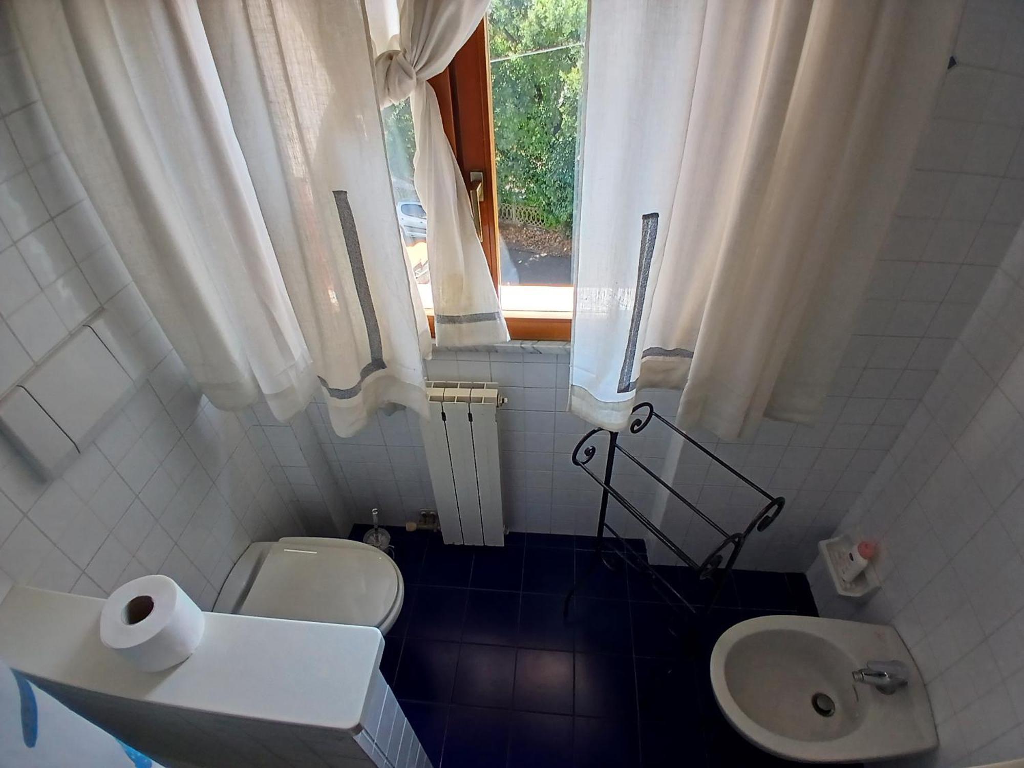 Il Melograno B&B With Private Bathrooms Aulla Bagian luar foto