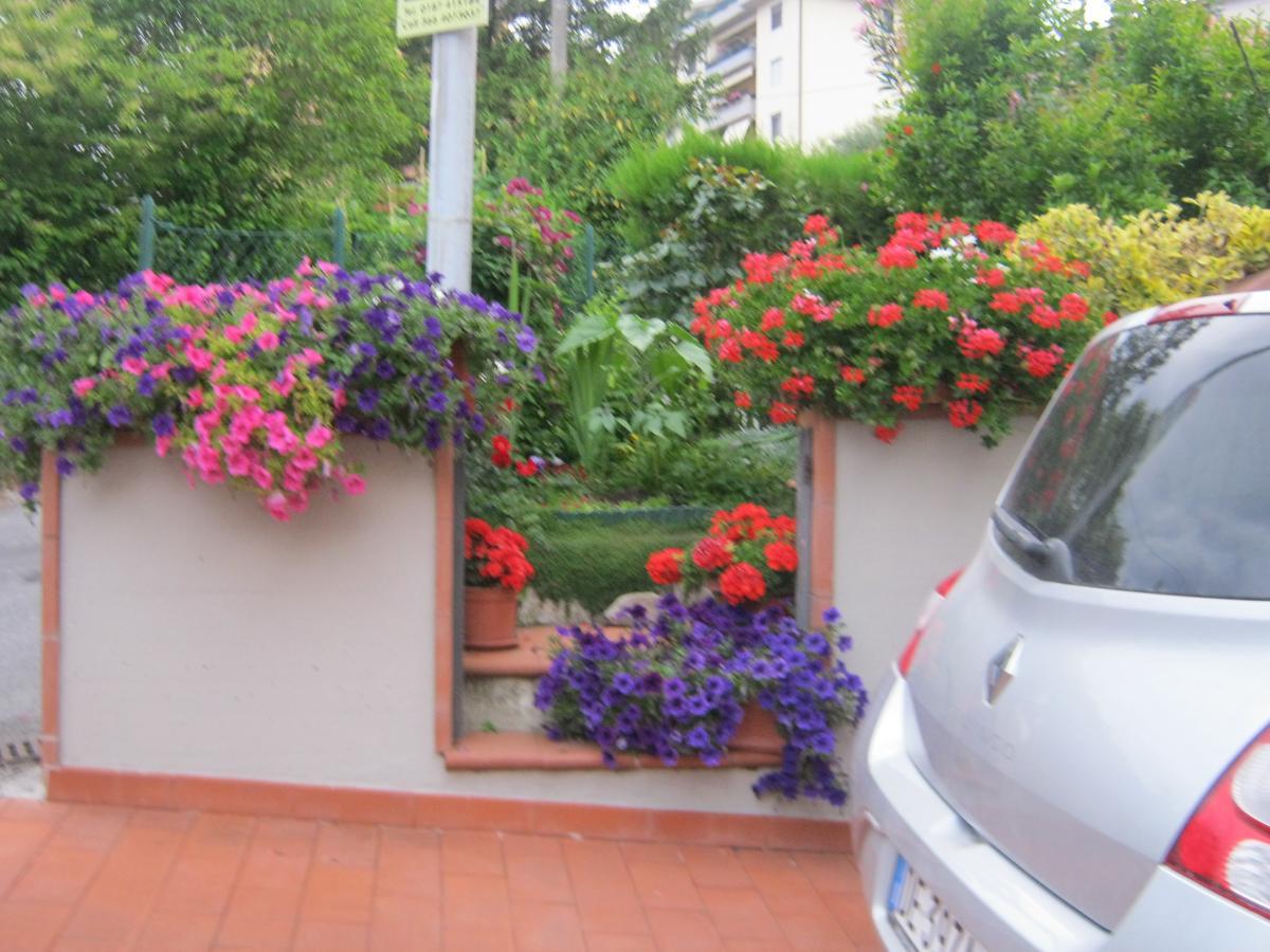 Il Melograno B&B With Private Bathrooms Aulla Bagian luar foto