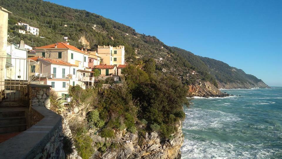 Il Melograno B&B With Private Bathrooms Aulla Bagian luar foto